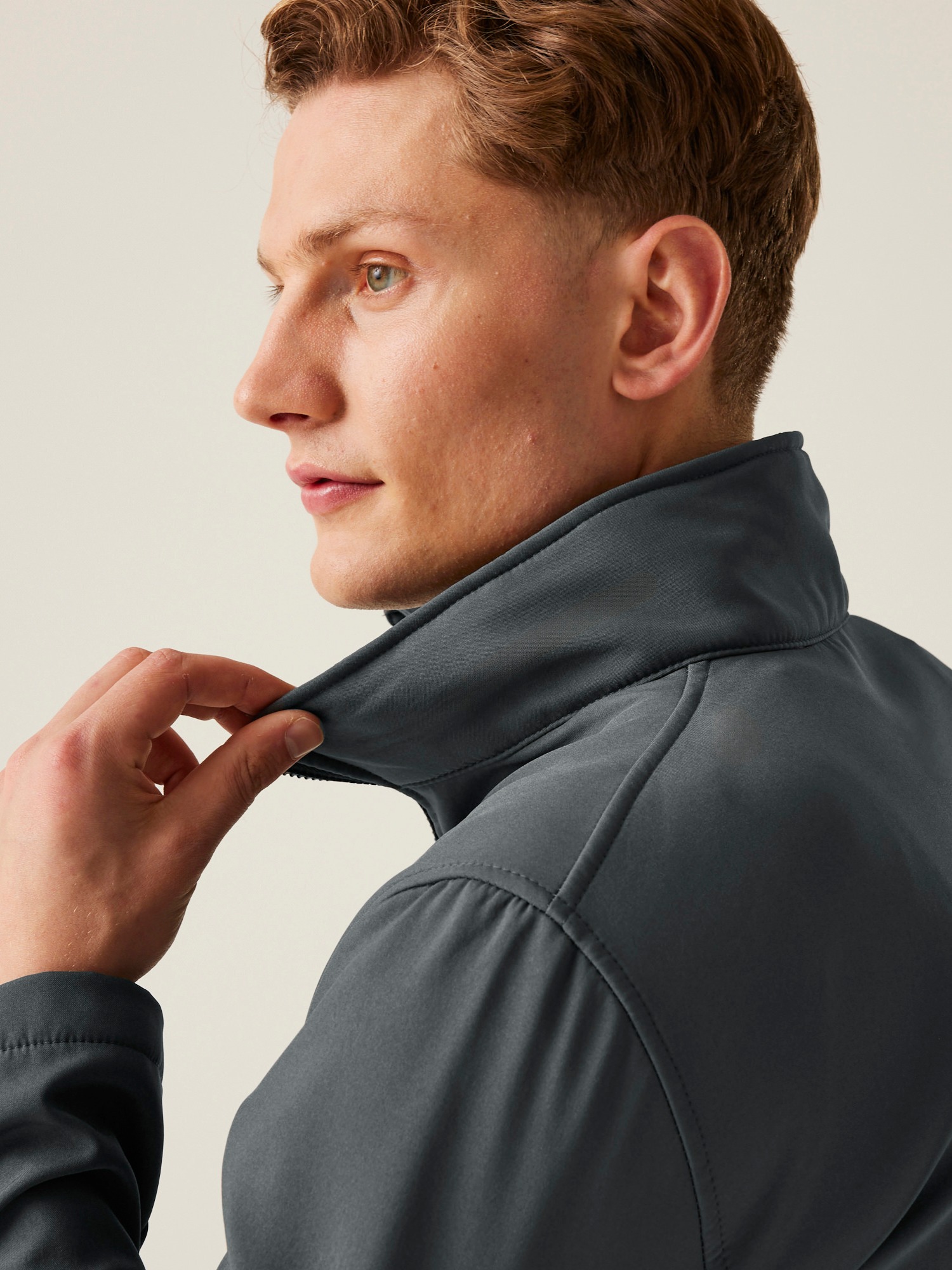Grey jacket with stretch light fabric technology